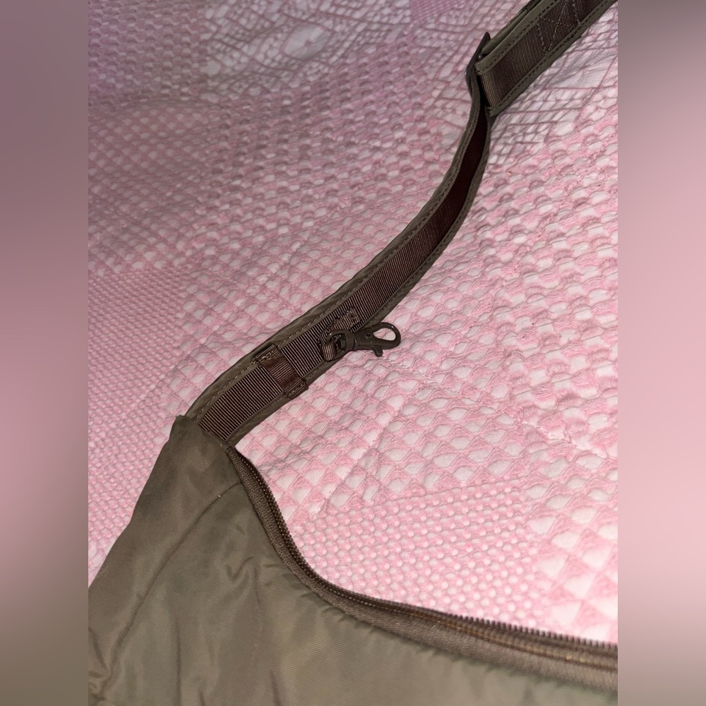Pacsafe City Safe Tote - Picture 5 of 16
